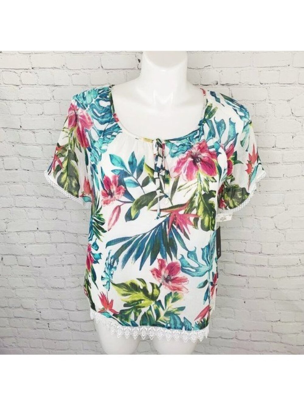 AGB White Tropical Floral Short Sleeve Blouse